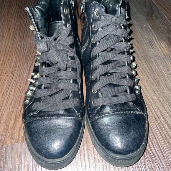 Top Shop Black Studded Sneakers size 8.5 - Picture 2 of 4